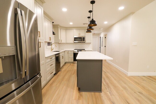 Photo - 201 Elmwood Cir