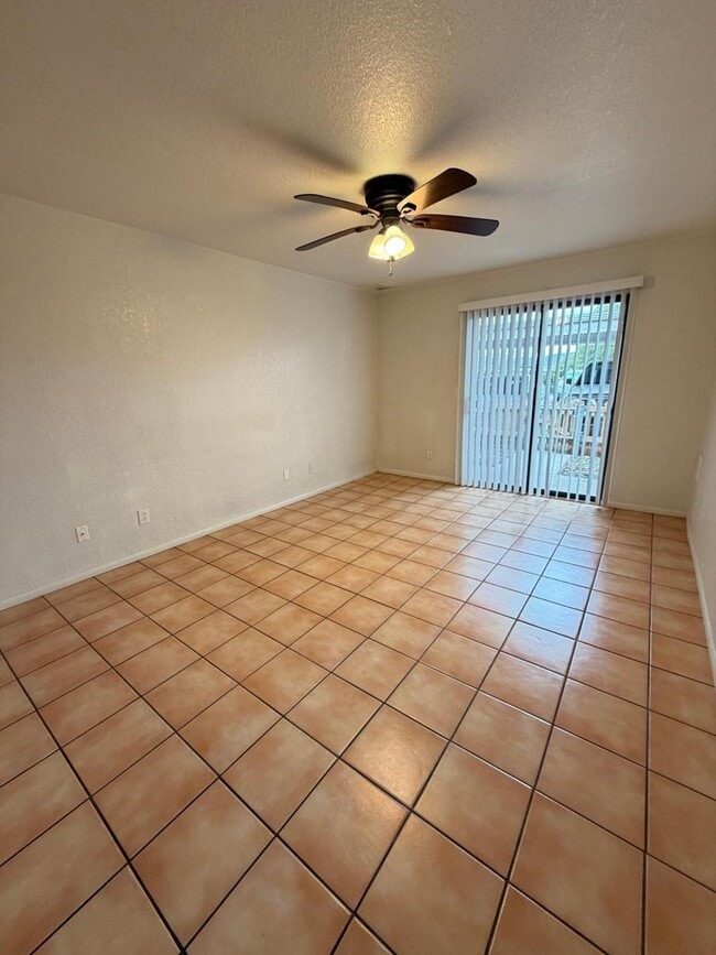 Photo - 840 S Main St Unit Apt B