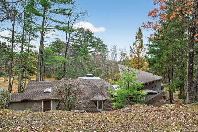106 Mountain Laurel Ln