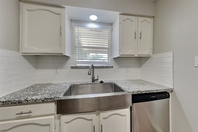 Photo - 14230 Laffite Dr