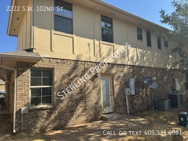 Photo - 2222 SW 102nd St
