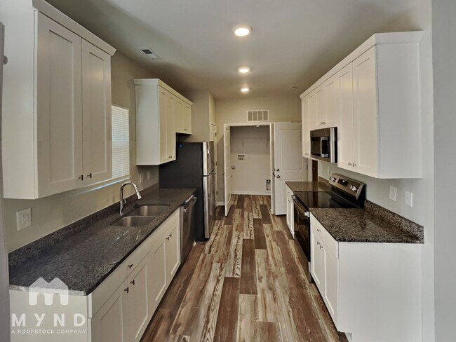 Photo - 410 S Gray St