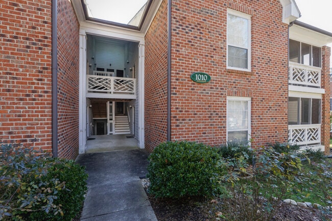 Photo - 1010 Kingswood Dr Unit D