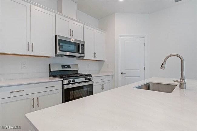 Photo - 20101 Hartford Blvd