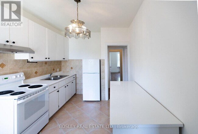 Photo - 411 Shaw St