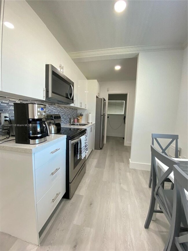 Building Photo - 311 SW 27th Ave Rental