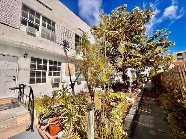 Building Photo - 6940 Bay Dr Unit 7