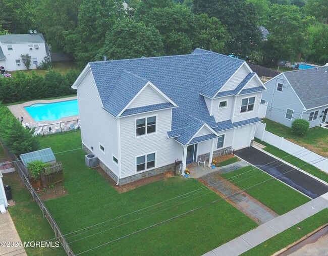 229 Lockwood Ave