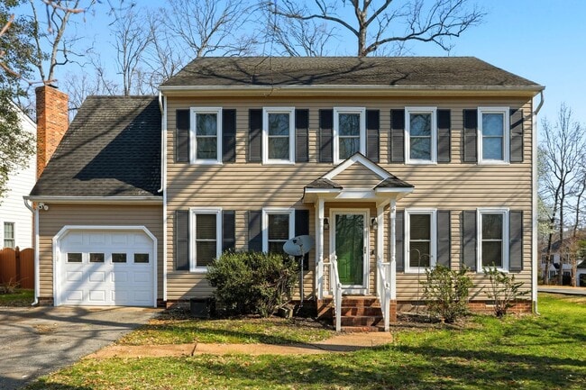 Building Photo - LOVELY 4 BEDROOM HOME IN MONACAN HILLS