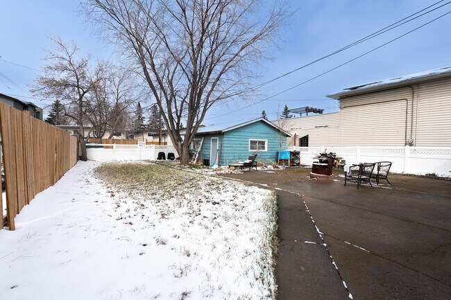 Photo - 6039-618A 18a St SE