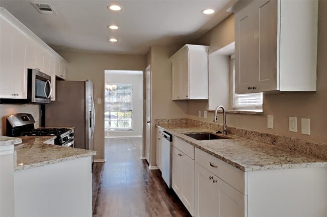 Photo - 16315 Chimneystone Dr