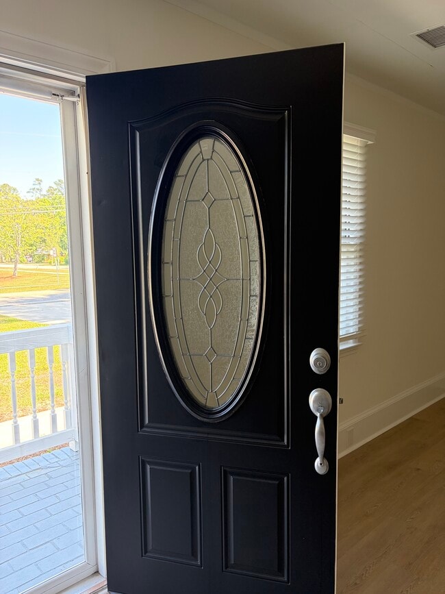 Photo - 305 12th Ave