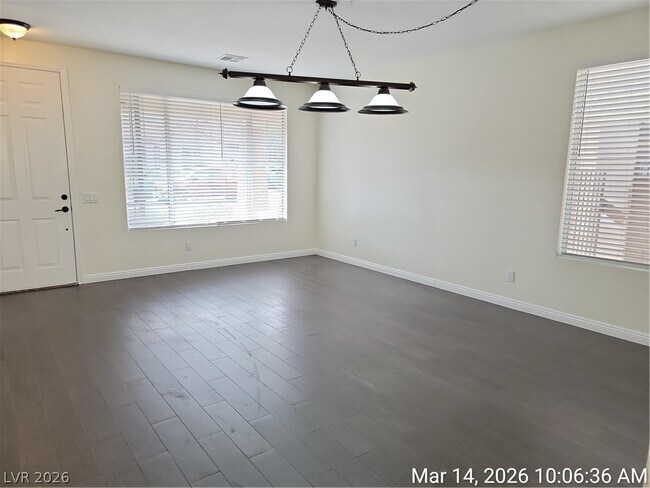 Photo - 998 Lone Pine River Ave