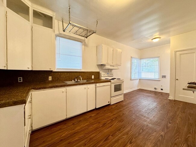 Photo - Queen Anne Home