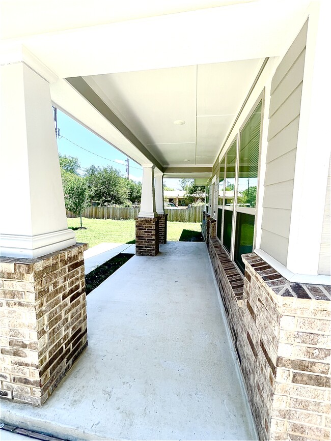 Photo - 218 Coopwood Ave