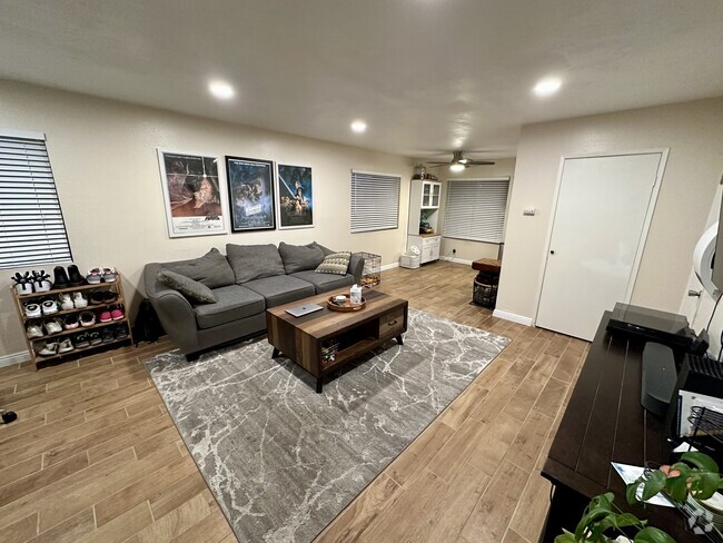 Building Photo - 955 Postal Way Rental