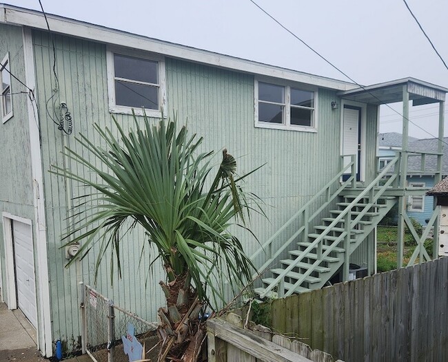 Building Photo - 823 Avenue K Rental