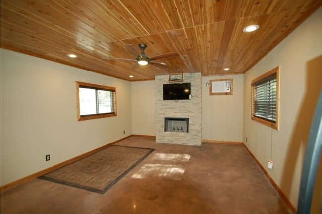 Photo - 575 Homesite Rd