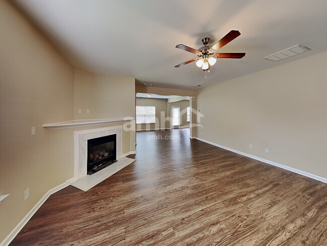 Photo - 522 Galesburg Dr