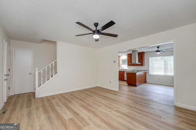 Photo - 133 Bishop Rd NW