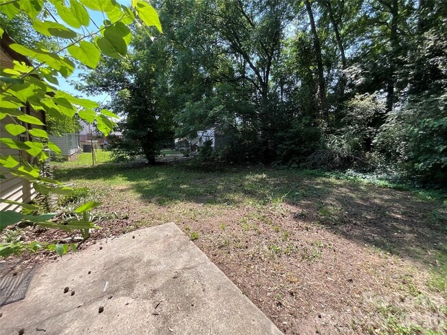 1380 Fairley Ave