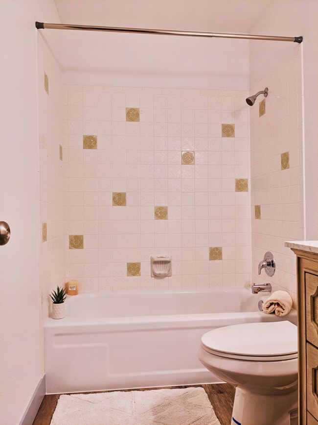 Photo - 1325 E Syringa Dr Unit A - Craftsman