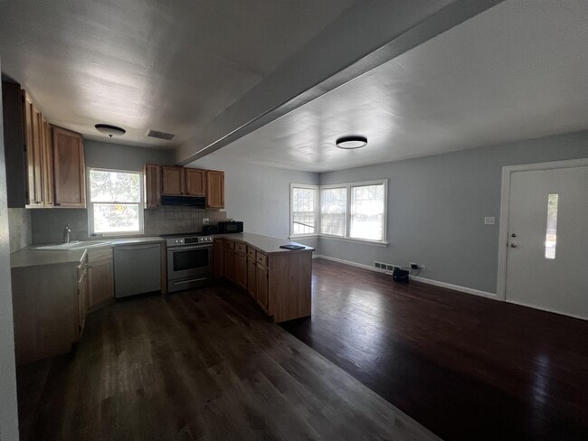 Photo - 2127 3rd Ave N