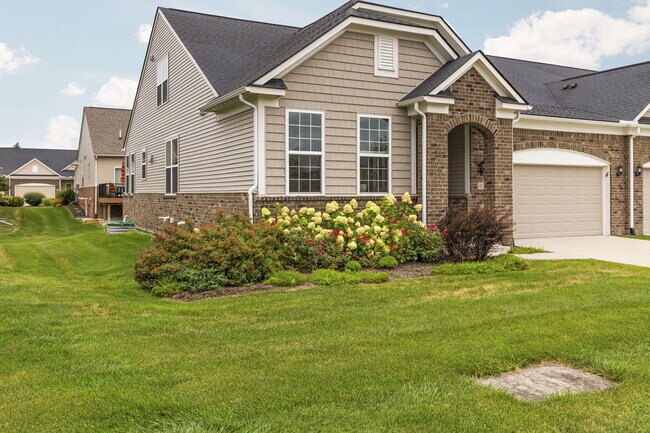 Photo - 402 Henstride Ct
