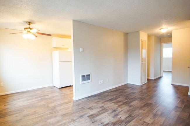 Building Photo - Contemporary 1-Bedroom in Buckman Neighborhood with Parking! Unit 1519
