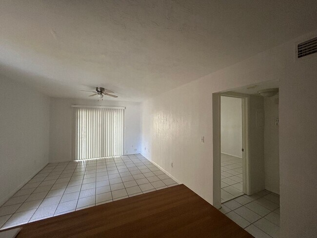 Photo - Walk to Campus from your Downstairs Flat