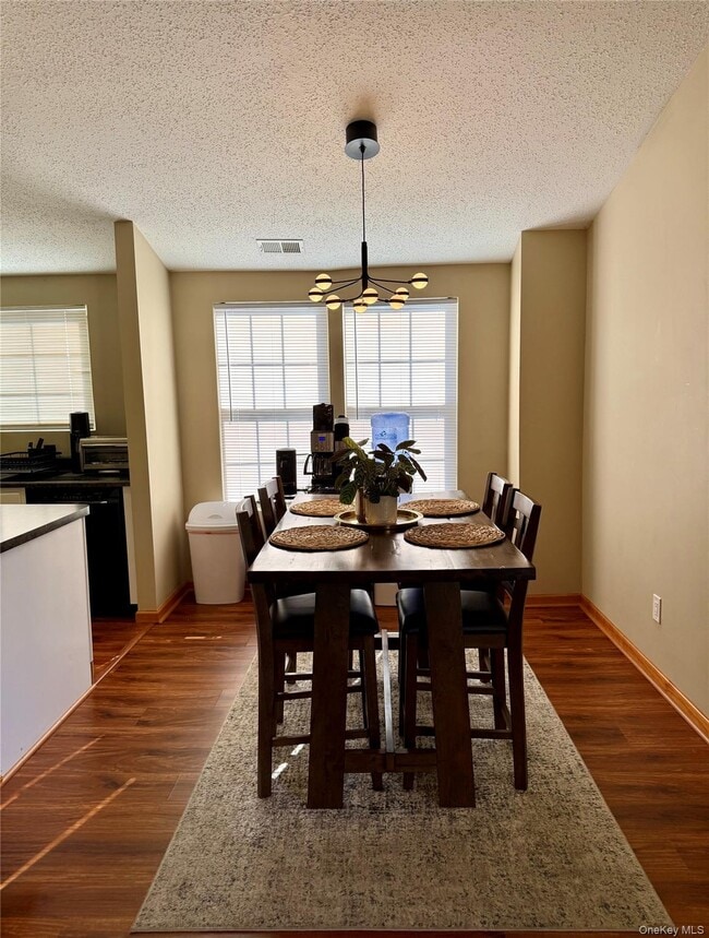 Photo - 4013 Whispering Hills Dr