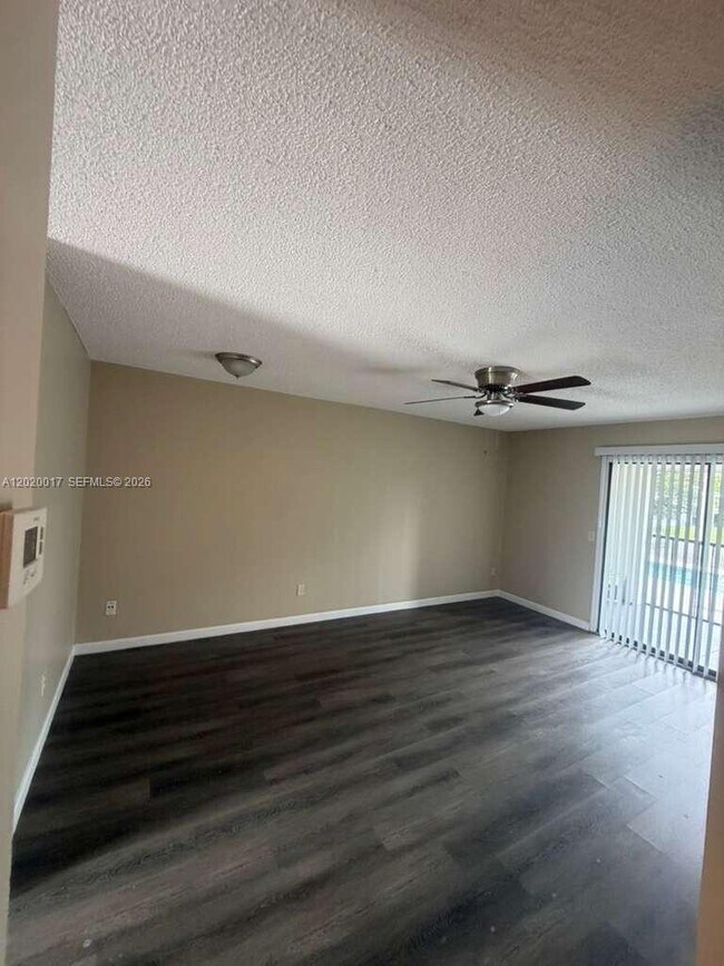 Photo - 617 Ixoria Ave Unit 18