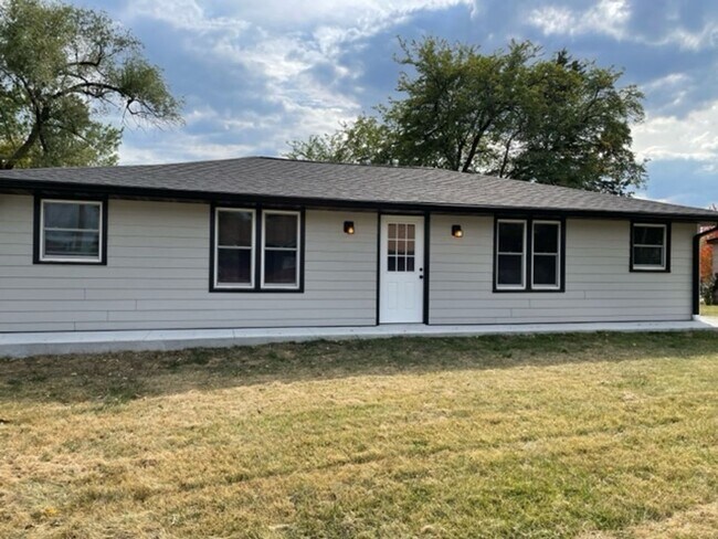 Photo - 1906 Gordon St Unit B