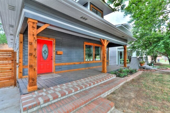 Photo - 1725 N McKinley Ave