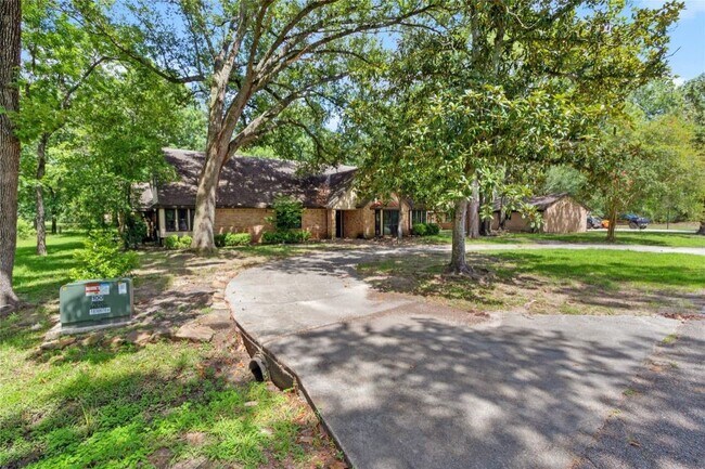 570 Roanoke Dr