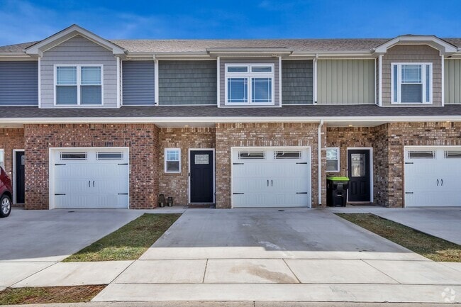 Building Photo - Pet Friendly Two Bedroom! Rental