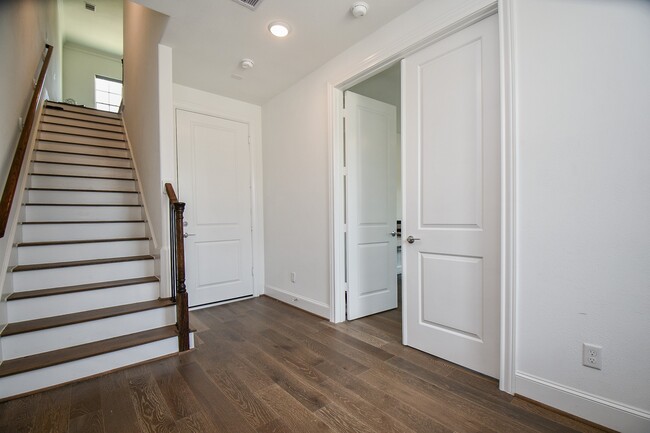 Photo - 703 Bringhurst St