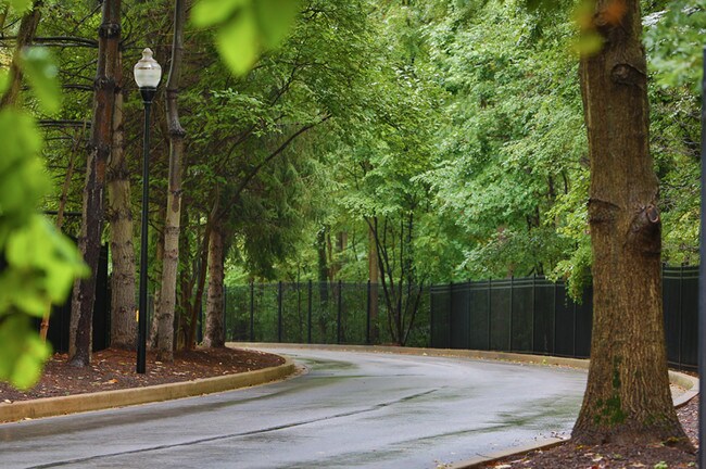 Dickey Hill Forest Apartments