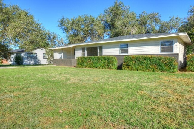 Photo - 4014 44th St