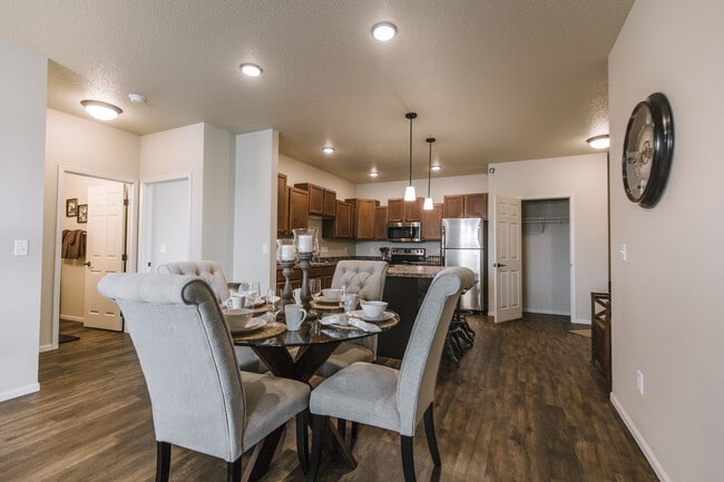 Lakewood Crossing Apartments