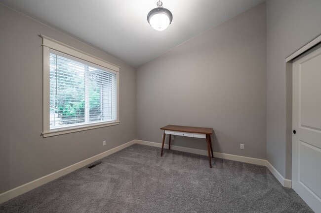 Photo - 9965 SE Taggart St