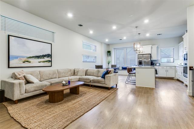 Photo - 8209 Laflin Ln