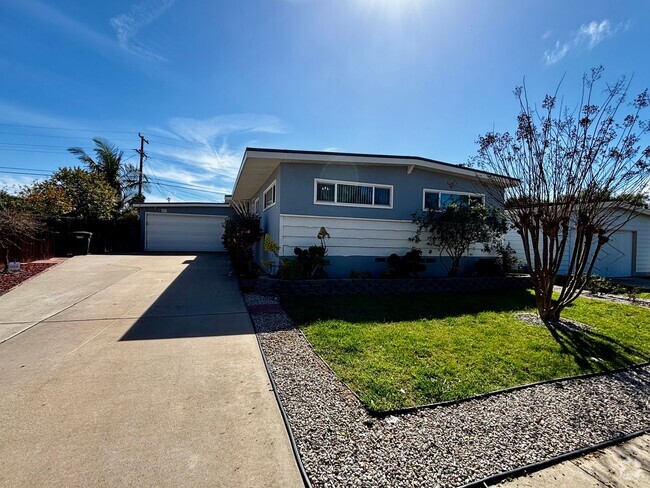 Building Photo - 4 bedroom 2 bath - El Cajon Rental