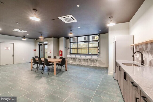 Photo - 629 W Girard Ave Unit 305