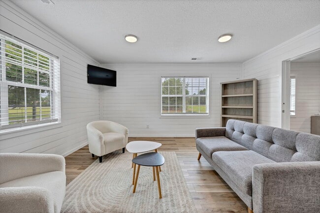 Fully Renovated, Under New Management! - Fully Renovated, Under New Management! Apartments