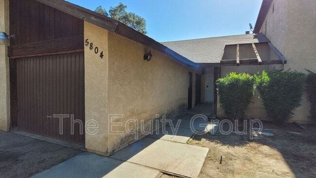 Building Photo - 5804 W Robinwood Ave Rental