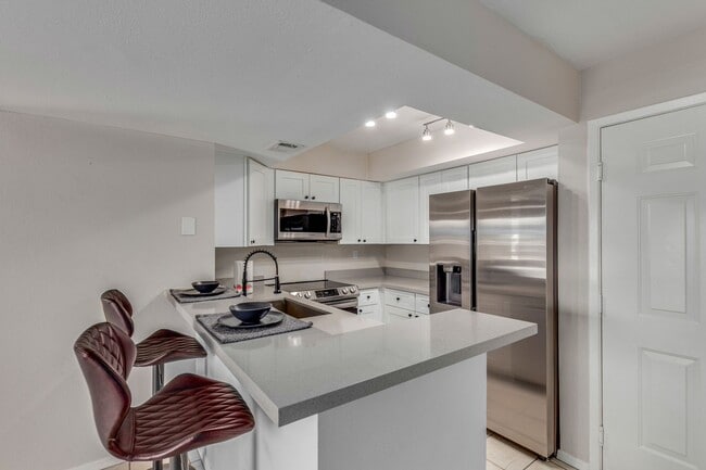 BEAUTIFUL AND SPACIOUS 1ST FLOOR MESA CONDO! - BEAUTIFUL AND SPACIOUS 1ST FLOOR MESA CONDO!