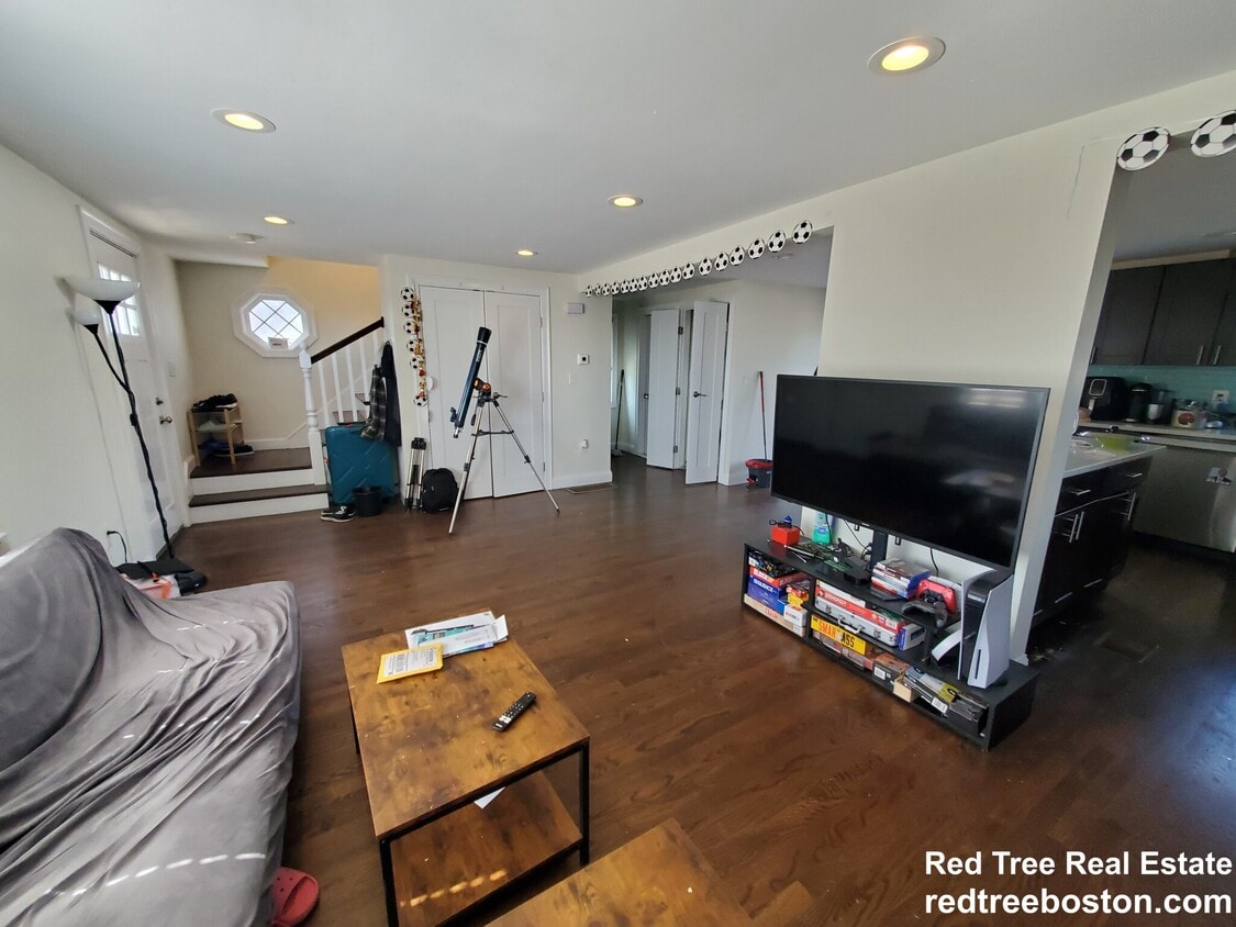 Photo - 77 Rock Glen Rd (Medford, MA)