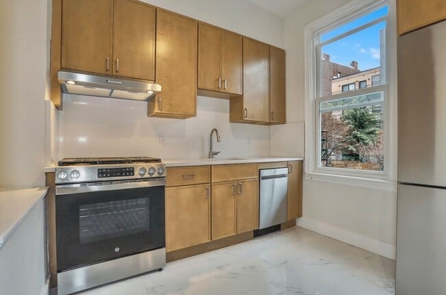 Building Photo - 232 Garden St Unit 2