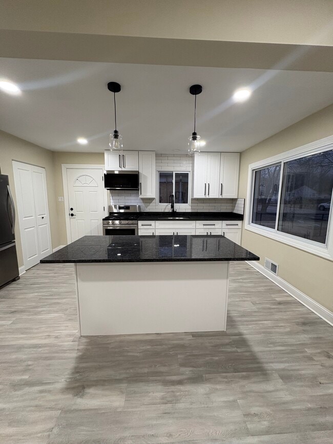 Photo - 106 W 155th St